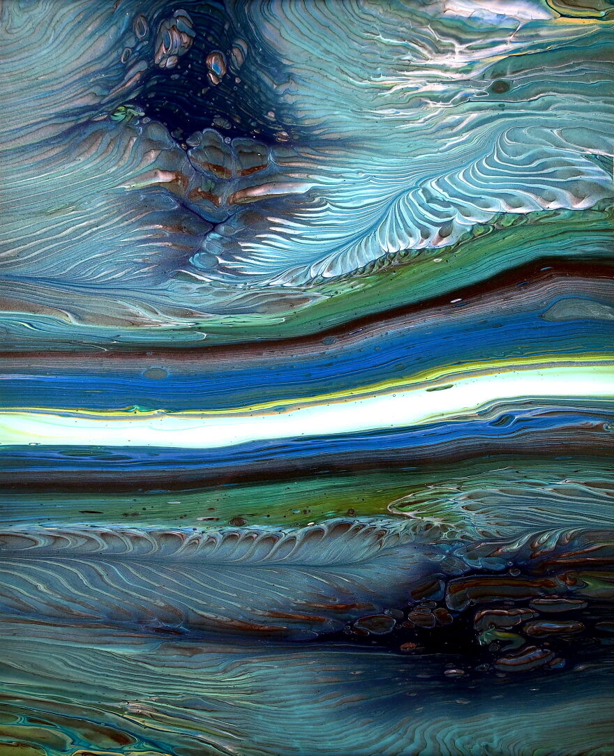 So Satisfying! Feathery Acrylic Pour With Stunning Details 🌊 So Satisfying! Feathery Acrylic Pour With Stunning Details 🌊