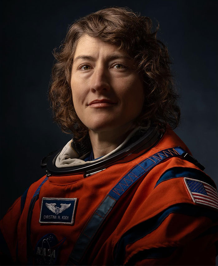 "Thirst Traps From Space": Astronaut's Ripped Physique During Moon Mission Sparks Frenzy