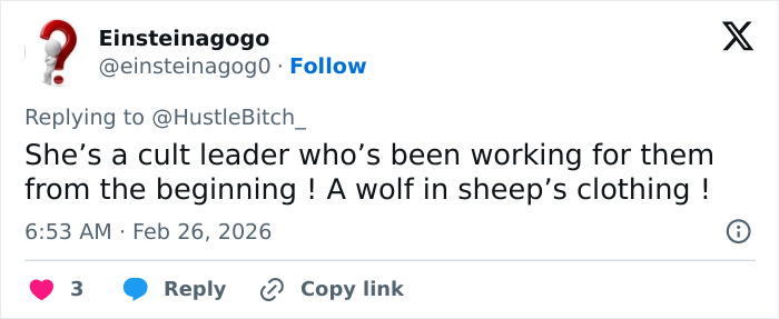 Tweet do Einsteinagogo descrevendo Erika Kirk como uma líder de culto em meio à revolta dos adolescentes por causa de sua polêmica visita ao colégio.