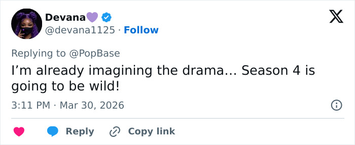 Um tweet de @ devana1125 respondendo a @PopBase, discutindo a saída de Helena Bonham Carter do The White Lotus e o pânico dos fãs.