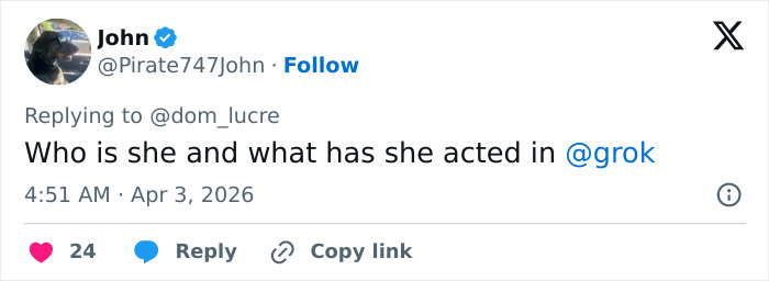 Tweet showing user asking who the Broadway star is after she complained about not being recognized on plane.