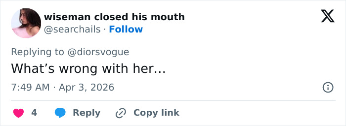 "Something Is Off Here": People Notice Bizarre Details In Photo Of Selena Gomez And Influencer