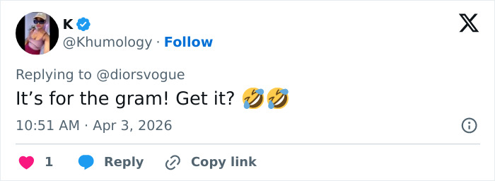 "Something Is Off Here": People Notice Bizarre Details In Photo Of Selena Gomez And Influencer