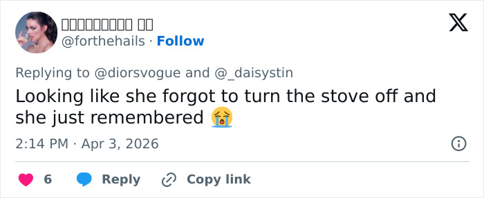 "Something Is Off Here": People Notice Bizarre Details In Photo Of Selena Gomez And Influencer