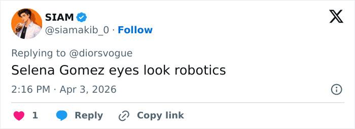 "Something Is Off Here": People Notice Bizarre Details In Photo Of Selena Gomez And Influencer