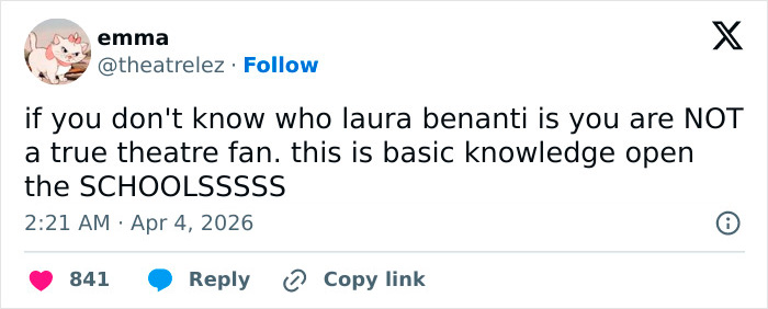 Screenshot of a tweet trolling a Broadway star for complaining about not being recognized on a plane.