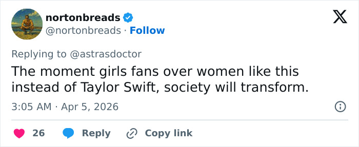 "Thirst Traps From Space": Astronaut's Ripped Physique During Moon Mission Sparks Frenzy