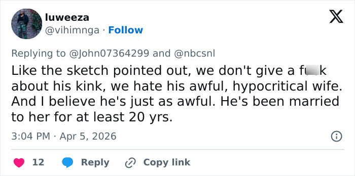 Screenshot of a Twitter reply criticizing SNL for mocking Kristi Noem&rsquo;s husband Bryan amid scandal controversy online.