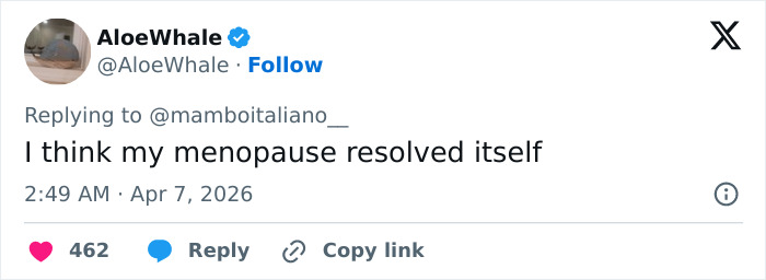 Captura de tela de um tweet de reação humorística ao frenesi da Internet por causa de uma gostosa na procissão da Páscoa espanhola.