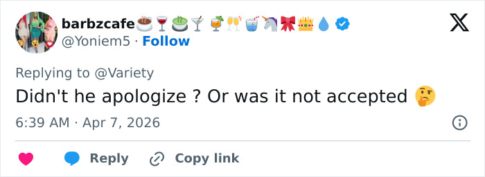 Captura de tela de uma resposta do Twitter questionando o pedido de desculpas de Kanye West em meio às consequências do Wireless Festival e retiradas de patrocinadores.