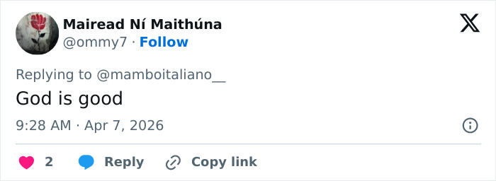 Tweet de Mairead Ní Maithúna comentando a reação da internet à gostosa na procissão de Páscoa espanhola.