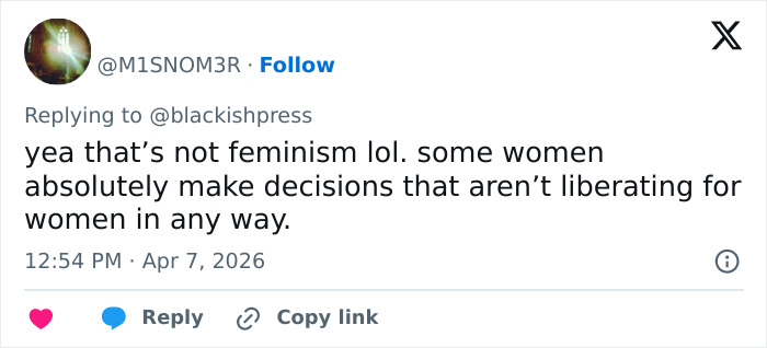 Internet destrói Zendaya após seu antigo comentário sobre ser feminista ressurgir