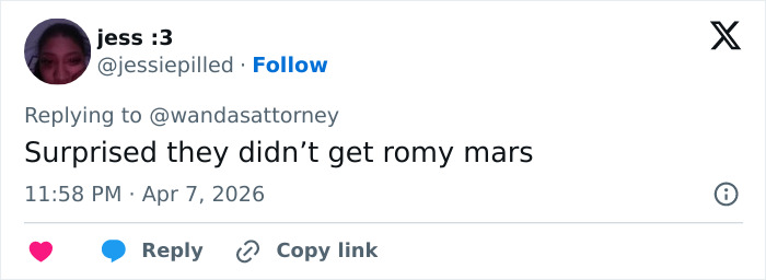 Twitter user jess expressing surprise about casting, reflecting viewer backlash over nepotism in Netflix comedy.