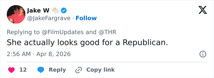 O visual de Sydney Sweeney pela estreia de 'Euphoria' é brutalmente torrado após notificação dos fãs, escolha incomum O visual de Sydney Sweeney pela estreia de 'Euphoria' é brutalmente torrado após notificação dos fãs, escolha incomum