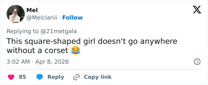 O visual de Sydney Sweeney pela estreia de 'Euphoria' é brutalmente torrado após notificação dos fãs, escolha incomum O visual de Sydney Sweeney pela estreia de 'Euphoria' é brutalmente torrado após notificação dos fãs, escolha incomum