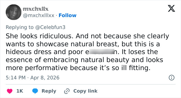 Tweet screenshot discussing Lana Condorâs bold choice for award show red carpet amid body shaming debate. Tweet screenshot discussing Lana Condorâs bold choice for award show red carpet amid body shaming debate.