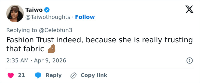 Tweet by Taiwo discussing Lana Condorâs bold choice for award show red carpet and related body shaming debate. Tweet by Taiwo discussing Lana Condorâs bold choice for award show red carpet and related body shaming debate.