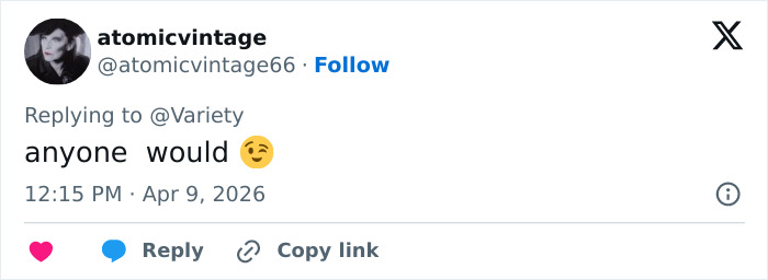 Sir Ian McKellen gera polêmica com comentários recentes sobre Johnny Depp