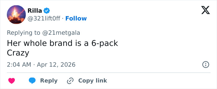 Tweet by Rilla praising Teyana Taylor&rsquo;s Coachella abs with a comment about her 6-pack and brand.