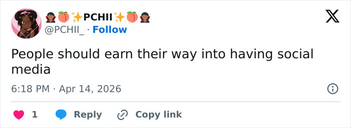 Screenshot of a tweet about social media by PCHII, highlighting issues faced by New York Botanical Garden scientist online. Screenshot of a tweet about social media by PCHII, highlighting issues faced by New York Botanical Garden scientist online.