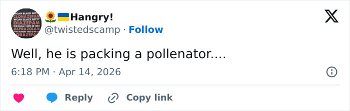 Screenshot of a tweet referencing a New York Botanical Garden scientist, mentioning pollen and fan comments. Screenshot of a tweet referencing a New York Botanical Garden scientist, mentioning pollen and fan comments.
