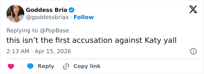 Ruby Rose contradiz suas acusações contra Katy Perry em artigo de 2011 que ela escreveu sobre a noite infame