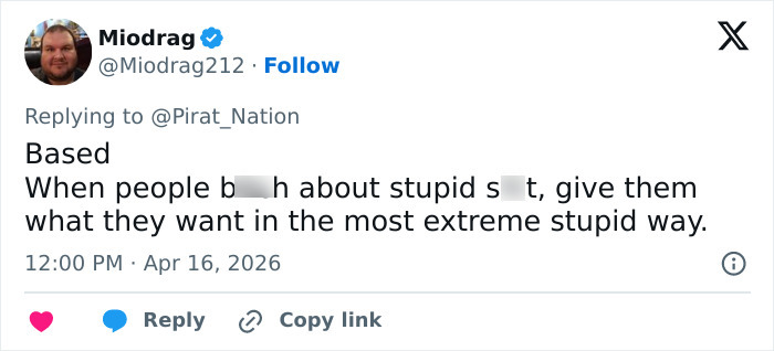 Screenshot of a tweet responding to trolls targeting an esports host over her revealing outfit with a bold statement. Screenshot of a tweet responding to trolls targeting an esports host over her revealing outfit with a bold statement.