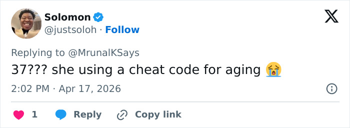 "Qual é o sentido das roupas?": Ana De Armas provoca debate acalorado com o decote que revela demais