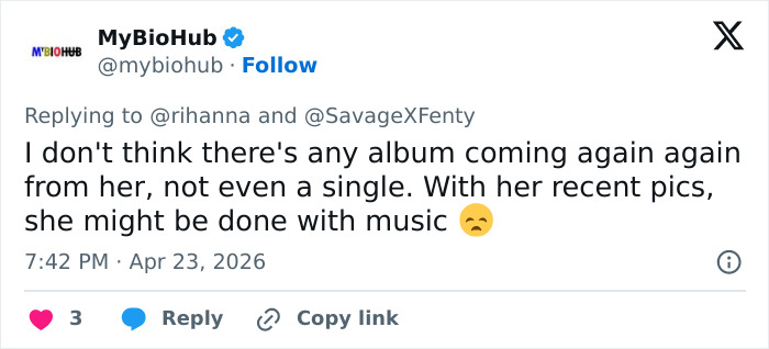 "Não é empoderamento, apenas marketing desesperado": Fotos de lingerie atrevida de Rihanna brutalmente arrastadas online