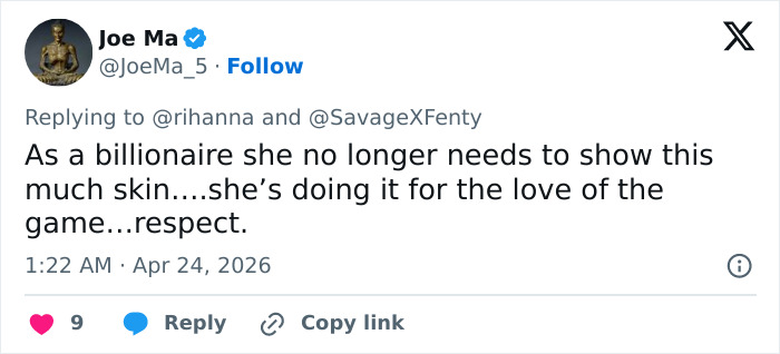 "Não é empoderamento, apenas marketing desesperado": Fotos de lingerie atrevida de Rihanna brutalmente arrastadas online