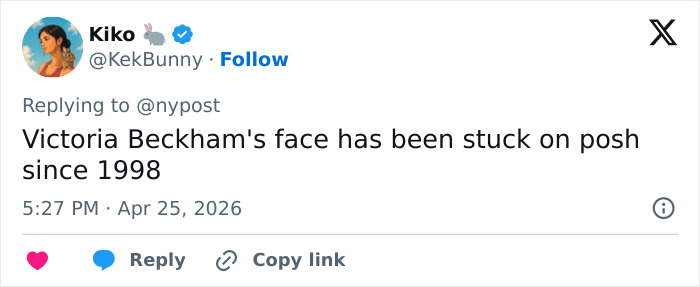 Um tweet respondendo a @nypost: O rosto de Victoria Beckham está elegante desde 1998, referenciando seu rosto sério característico.