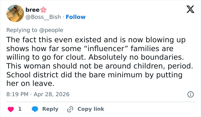 Mãe do influenciador Noah Beck é colocada em licença pelo distrito escolar após vídeo inapropriado com o filho ressurgir