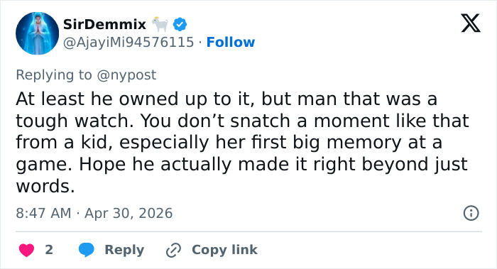 Homem que roubou beisebol de uma jovem no jogo quebra o silêncio após grande reação