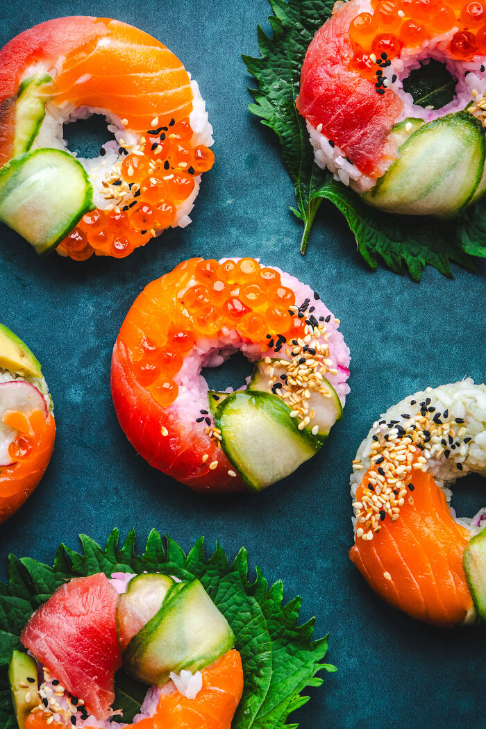 Retrato de comida: Sushi Donuts por Verity Genco