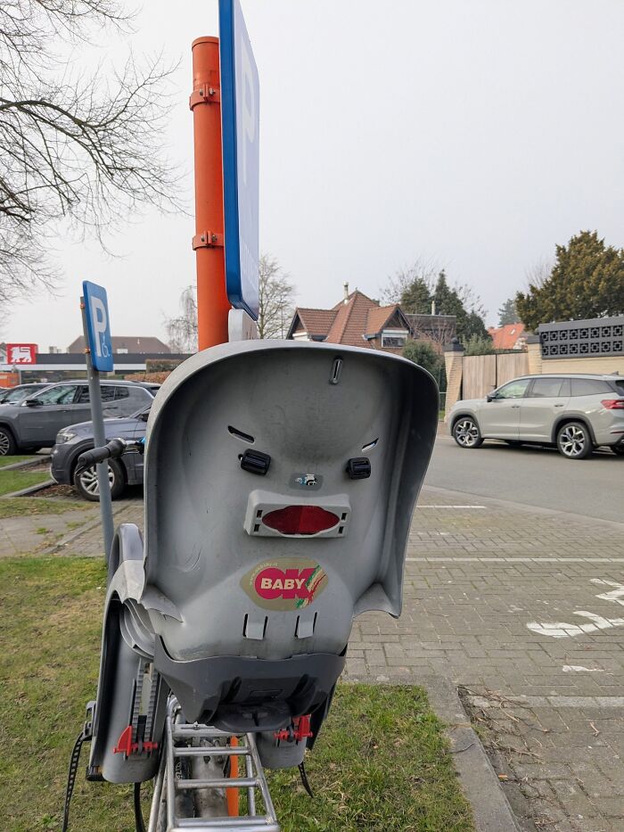 33 Times People Spotted Hidden Faces In Everyday Objects And Had To Share Them (New Pics)