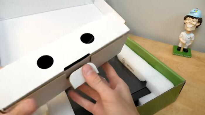 33 Times People Spotted Hidden Faces In Everyday Objects And Had To Share Them (New Pics)