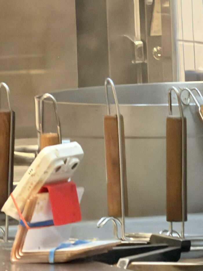 33 Times People Spotted Hidden Faces In Everyday Objects And Had To Share Them (New Pics)