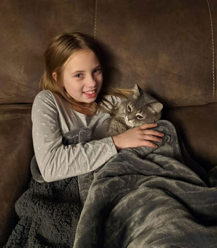 Mãe esfaqueia filha em episódio trágico e diz que foi para ‘protegê-la’ de Elon Musk Mãe esfaqueia filha em episódio trágico e diz que foi para ‘protegê-la’ de Elon Musk