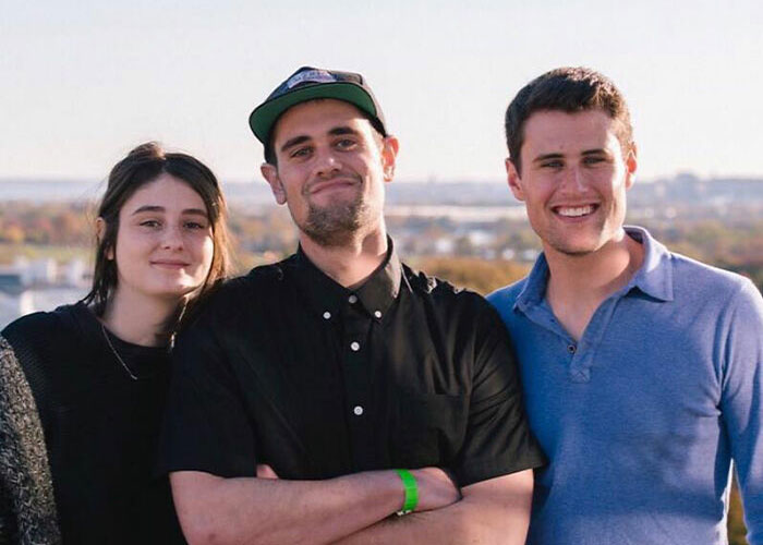 O filho de Rob Reiner, Jake, compartilha novos detalhes perturbadores da noite da tragédia de seus pais