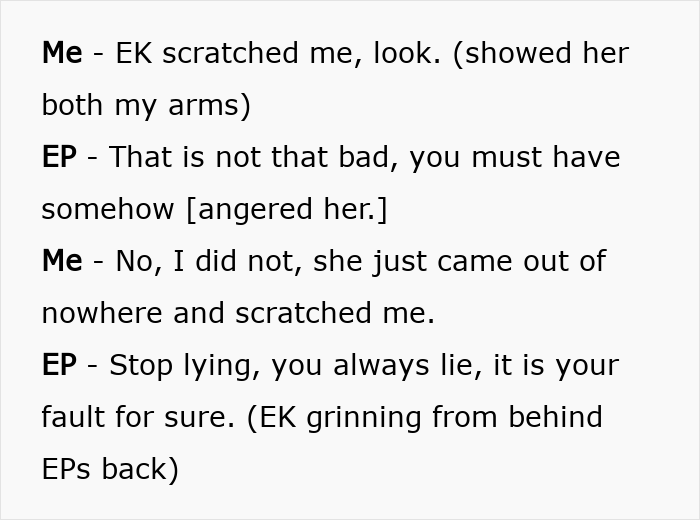Conversa de texto mostrando uma criança explicando arranhões para uma mãe que se recusa a acreditar ou defender seu filho.