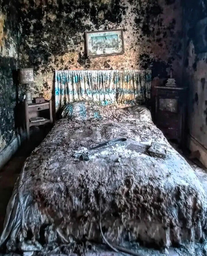 This Page Shared 55 Photos Of Creepy Places Lost To Time