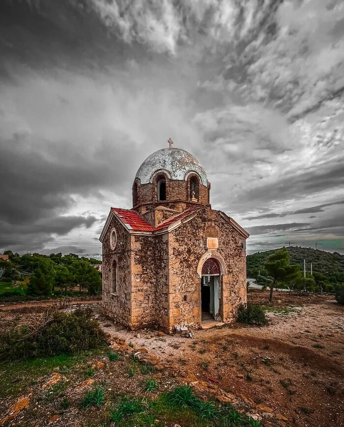 This Page Shared 55 Photos Of Creepy Places Lost To Time