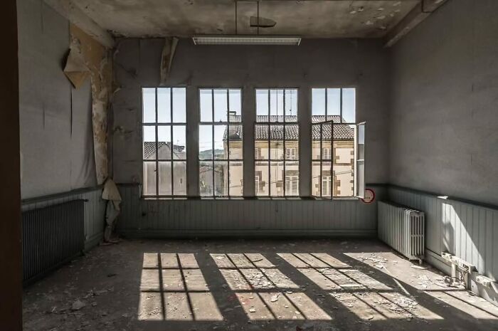 This Page Shared 55 Photos Of Creepy Places Lost To Time