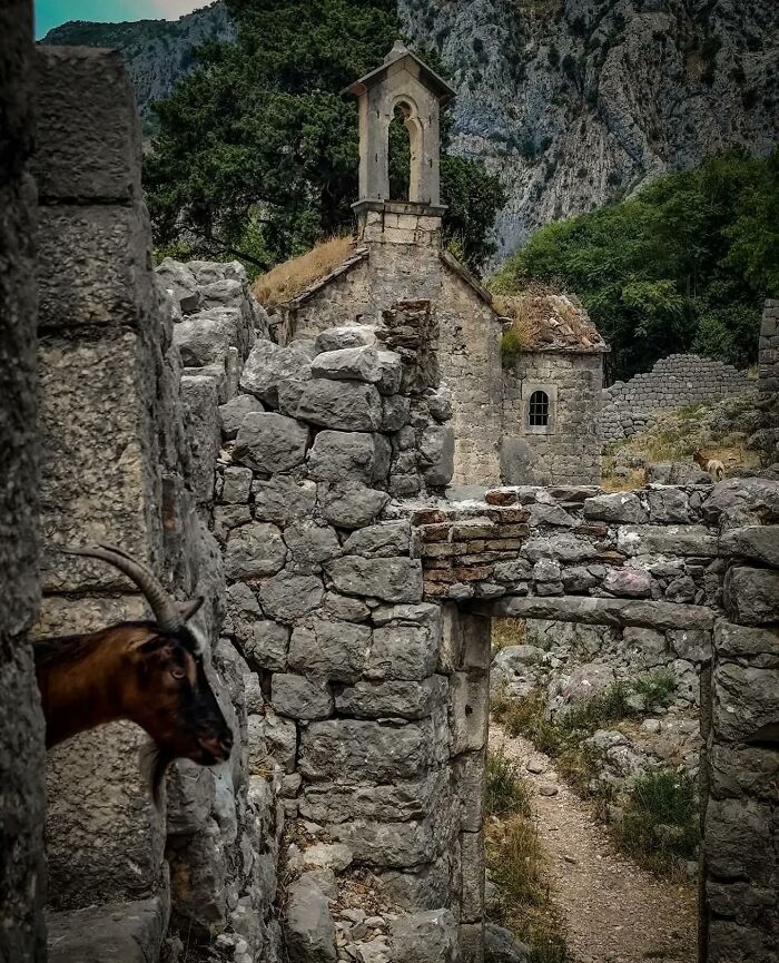 This Page Shared 55 Photos Of Creepy Places Lost To Time