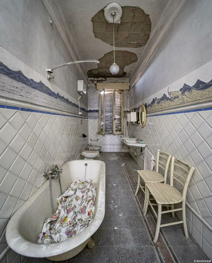 This Page Shared 55 Photos Of Creepy Places Lost To Time