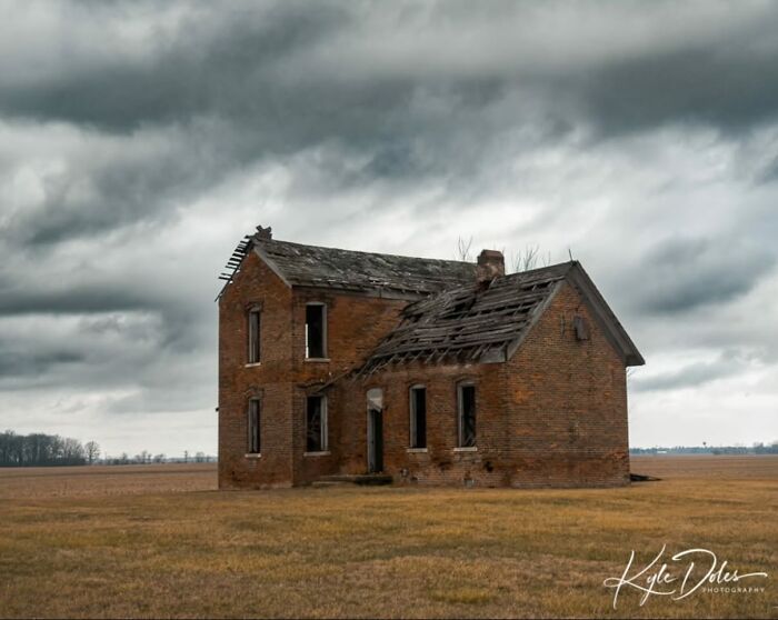 This Page Shared 55 Photos Of Creepy Places Lost To Time