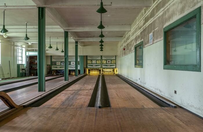 This Page Shared 55 Photos Of Creepy Places Lost To Time