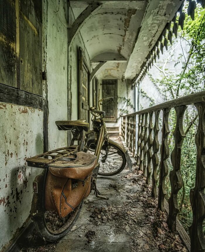 This Page Shared 55 Photos Of Creepy Places Lost To Time