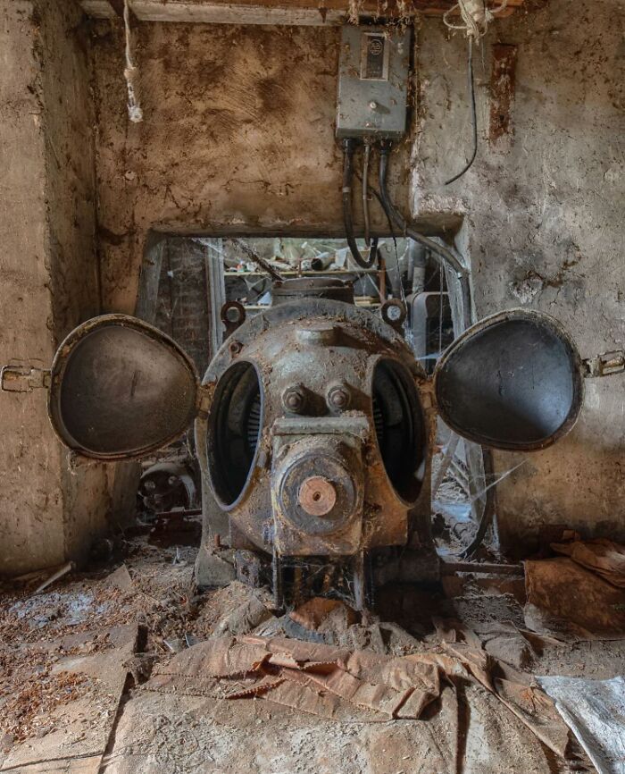 This Page Shared 55 Photos Of Creepy Places Lost To Time