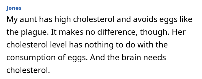 Um comentário de Jones sobre ovos, colesterol e a necessidade de colesterol do cérebro, relacionado ao tratamento de Alzheimer.